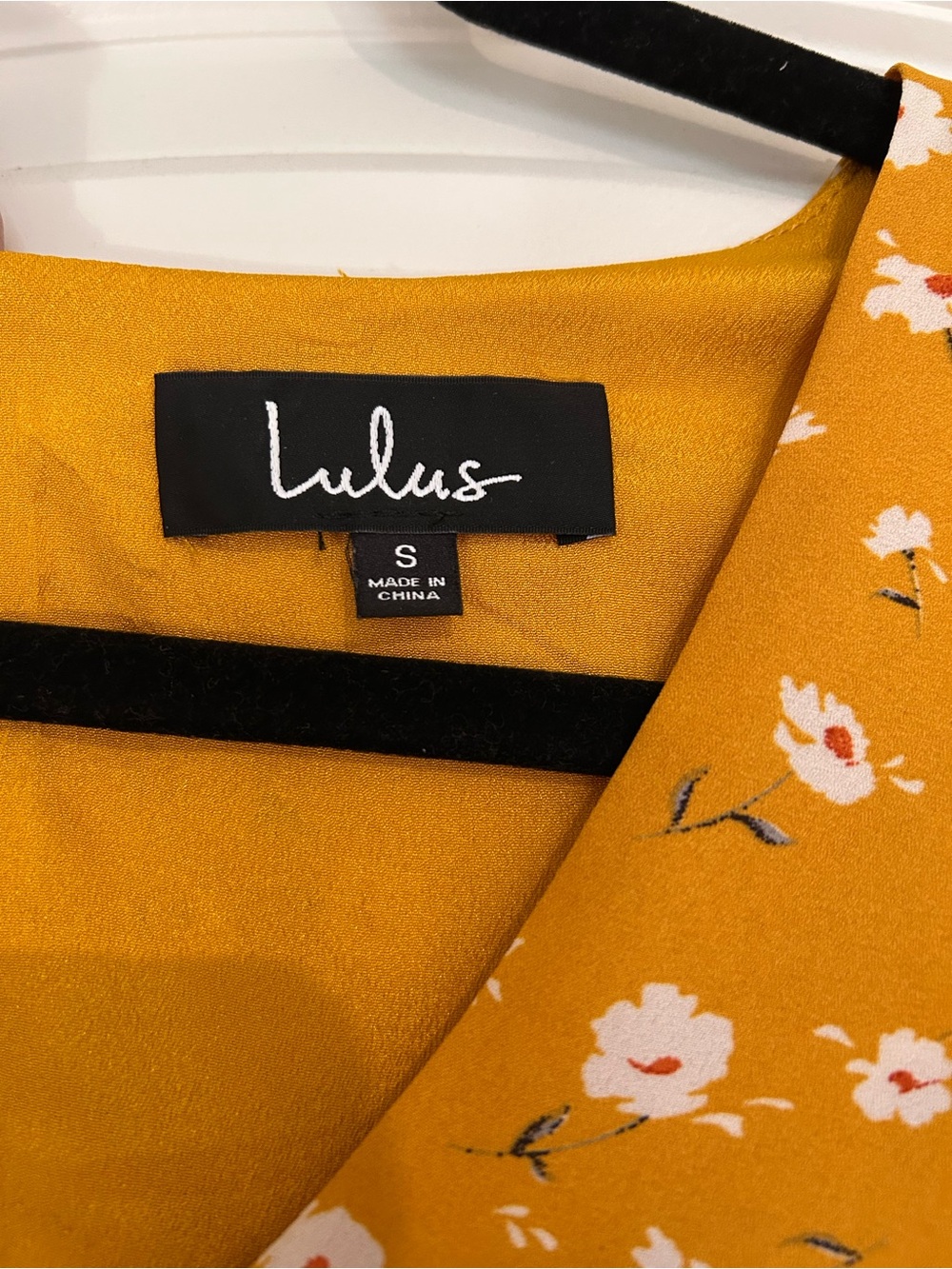 Lulus Yellow Floral V-Neck Maxi Dress with Flutter Sleeves - Picture 6 of 8